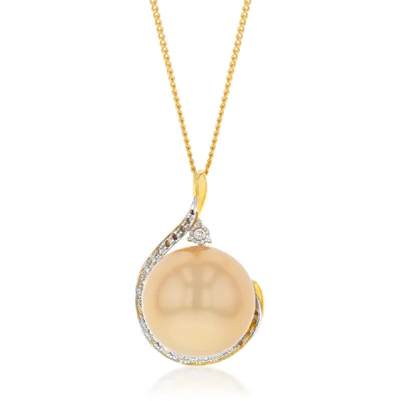 9ct Golden South Sea Pearl Pendant on 9ct 45cm chain